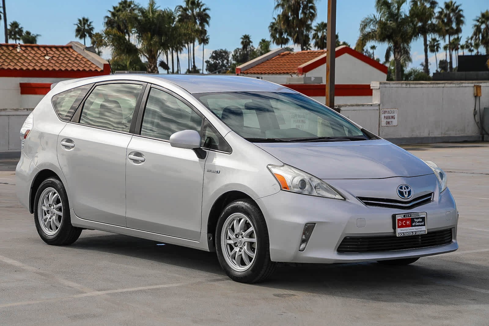 Thumbnail: 2013 Toyota Prius v - 4