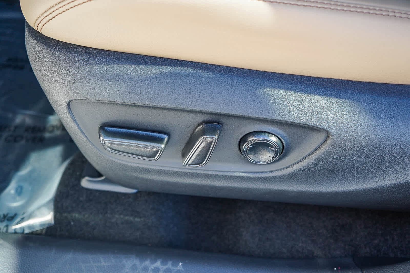 Thumbnail: 2025 Toyota RAV4 - 26