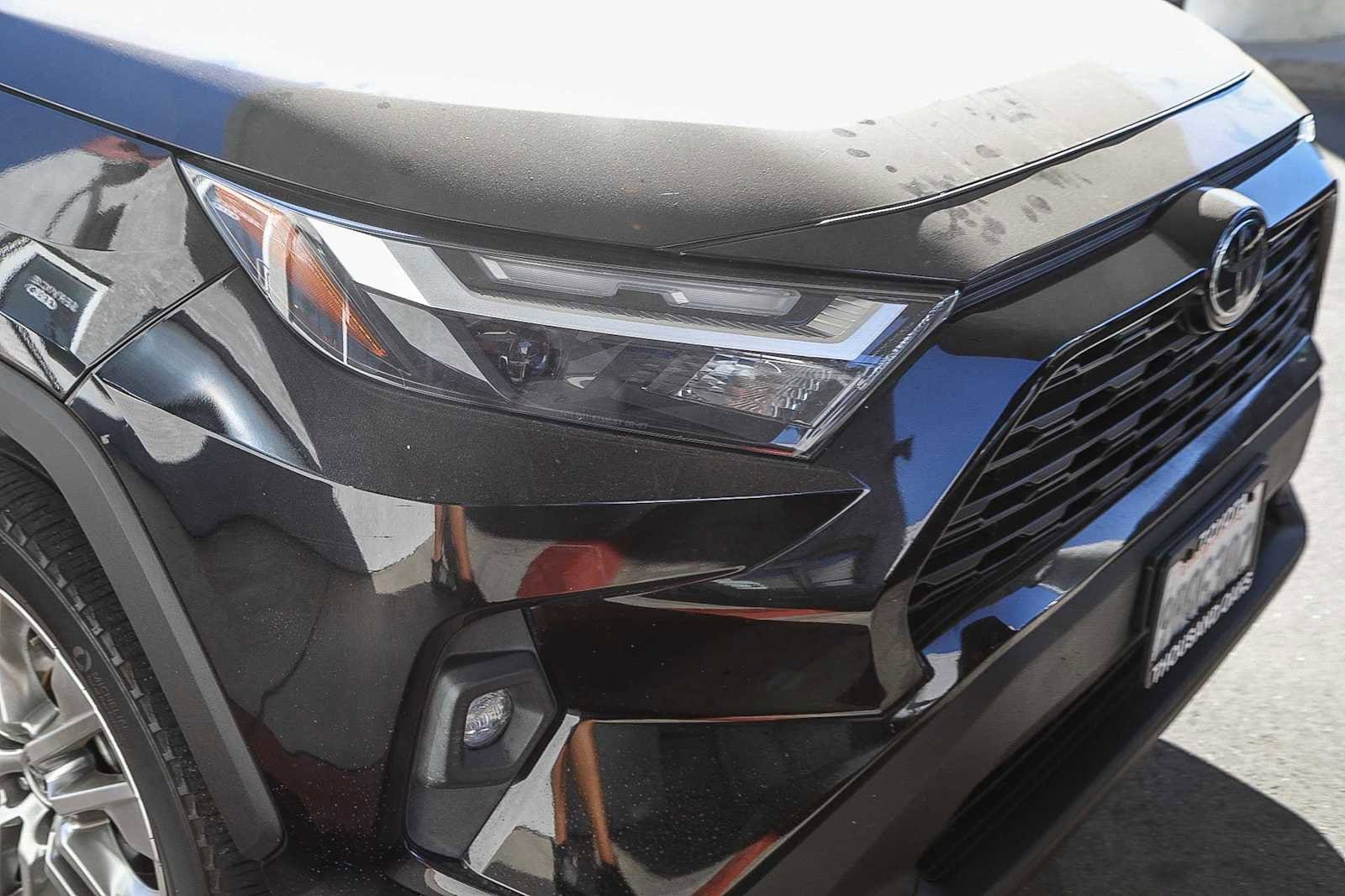Thumbnail: 2022 Toyota RAV4 - 14