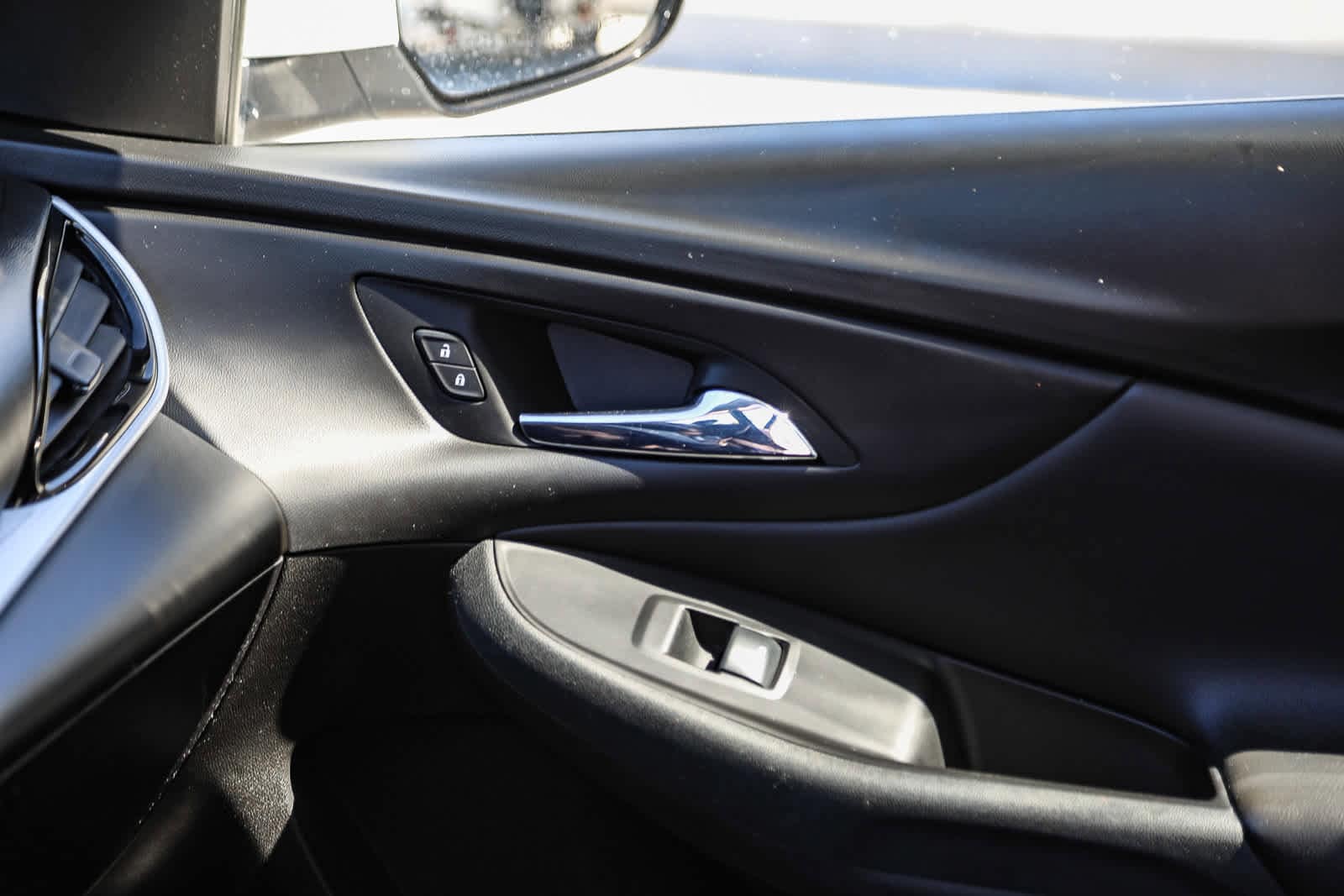 Thumbnail: 2017 Chevrolet Volt - 20