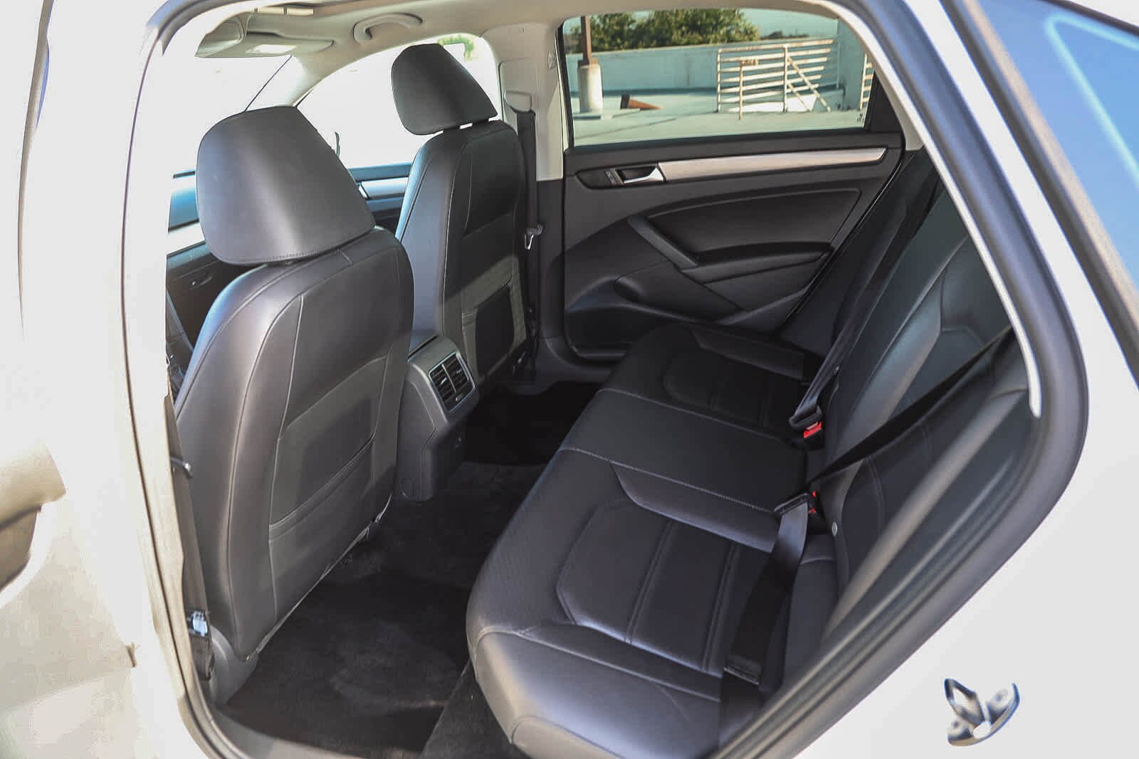 Thumbnail: 2014 Volkswagen Passat - 18