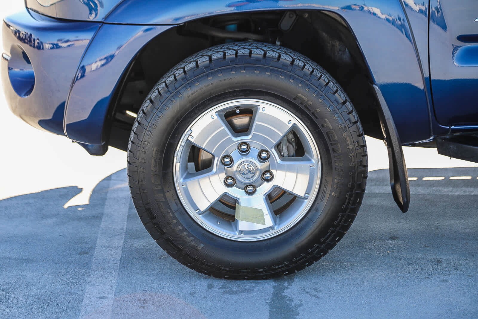 Thumbnail: 2005 Toyota Tacoma - 10