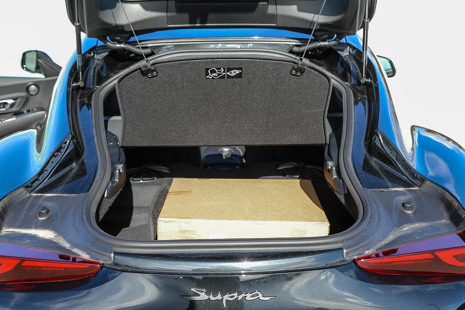 Thumbnail: 2026 Toyota GR Supra - 12