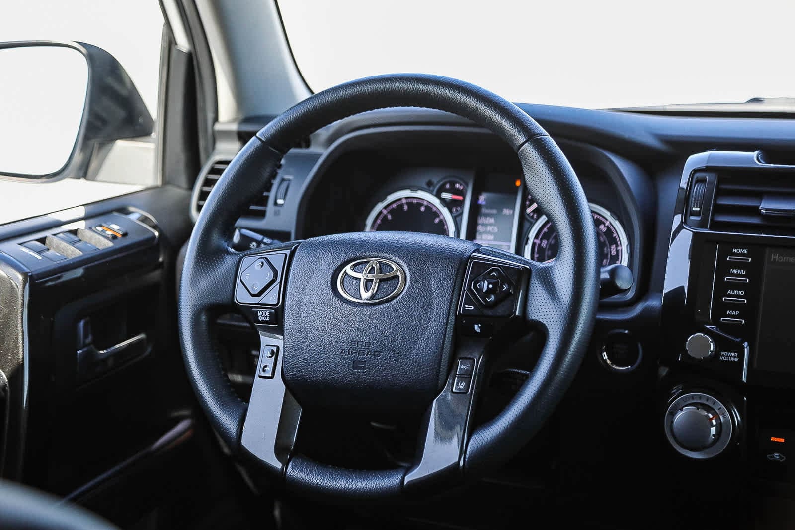 Thumbnail: 2022 Toyota 4Runner - 16