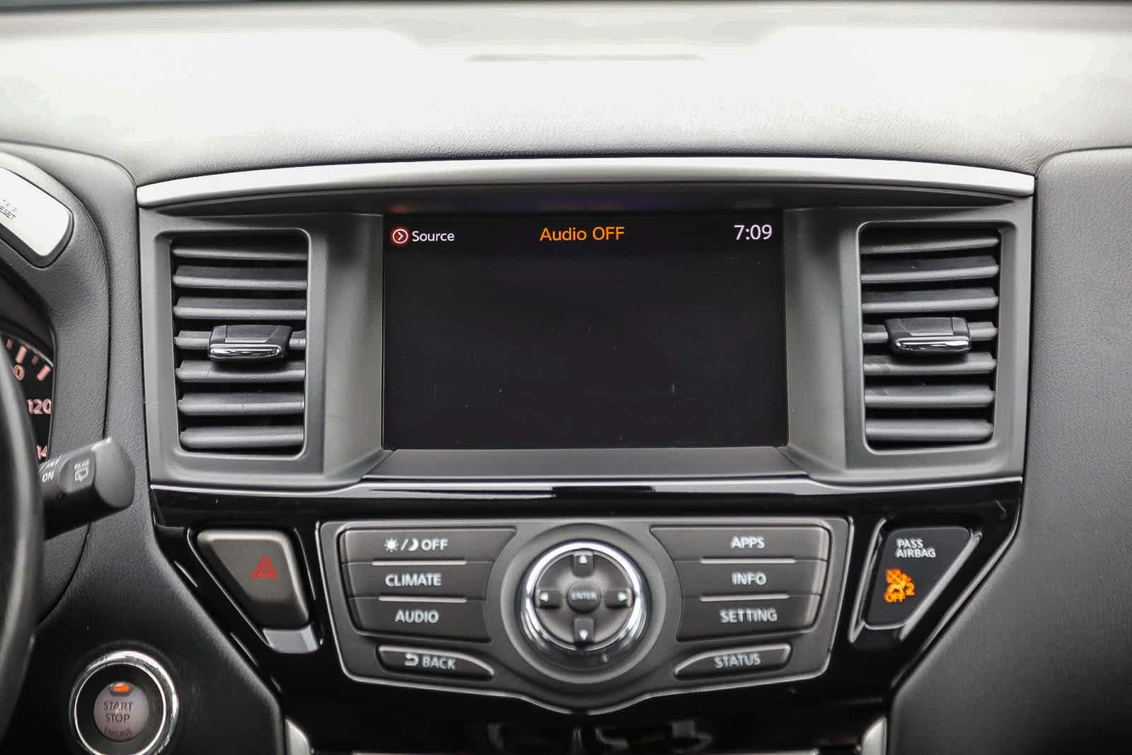 Thumbnail: 2019 Nissan Pathfinder - 14