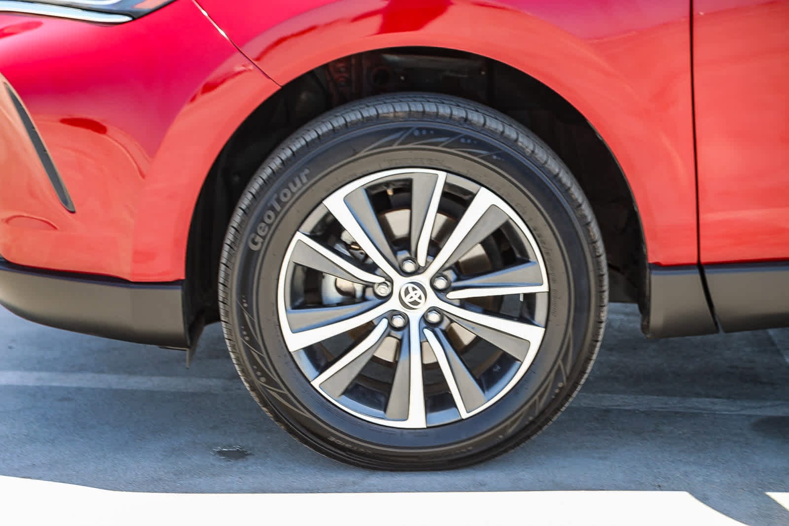 Thumbnail: 2022 Toyota Venza - 10