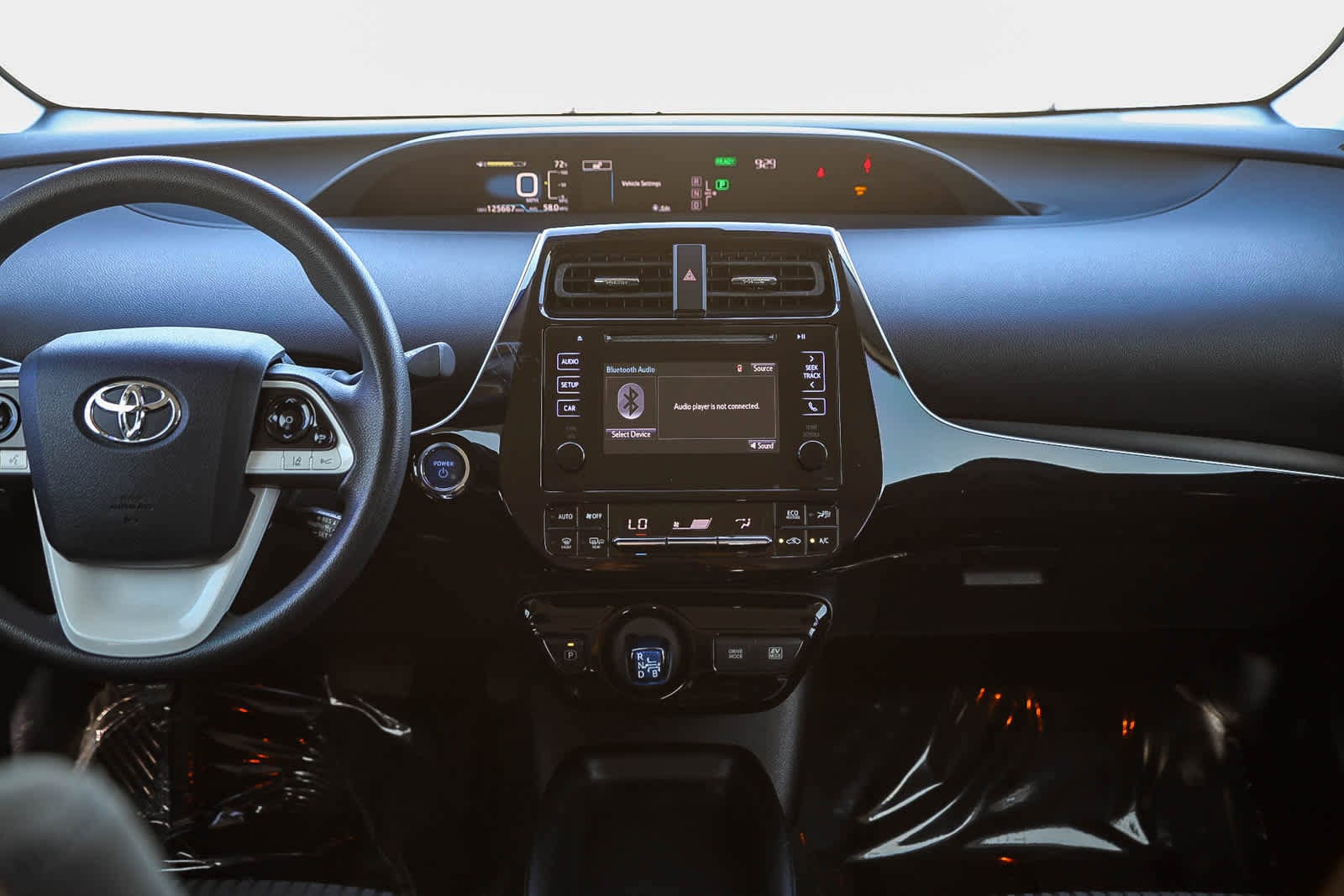 Thumbnail: 2017 Toyota Prius - 12