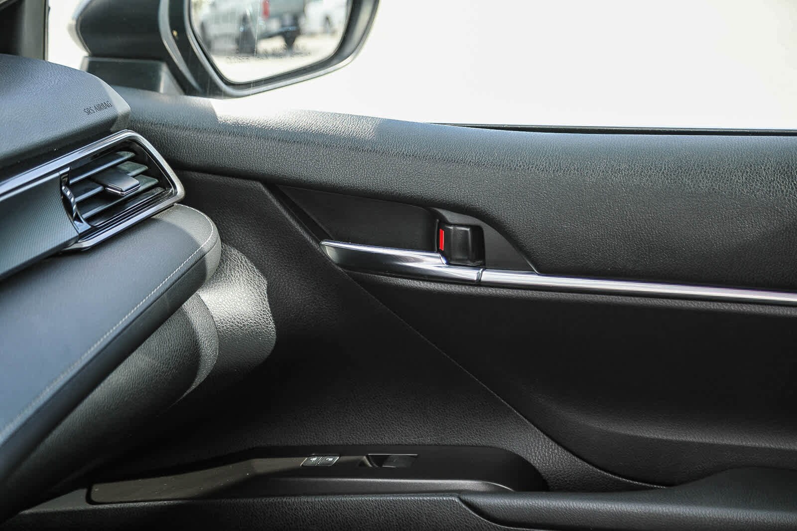 Thumbnail: 2022 Toyota Camry - 21