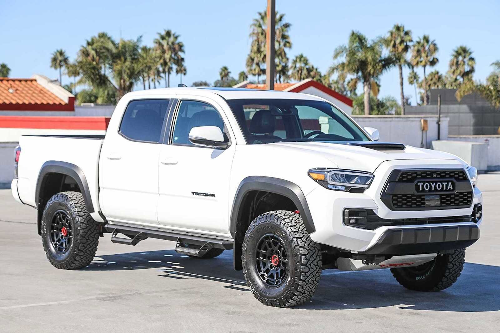2022 Toyota Tacoma TRD Pro V6 photo 3