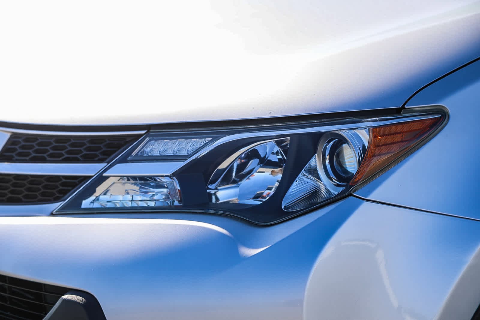 Thumbnail: 2013 Toyota RAV4 - 8