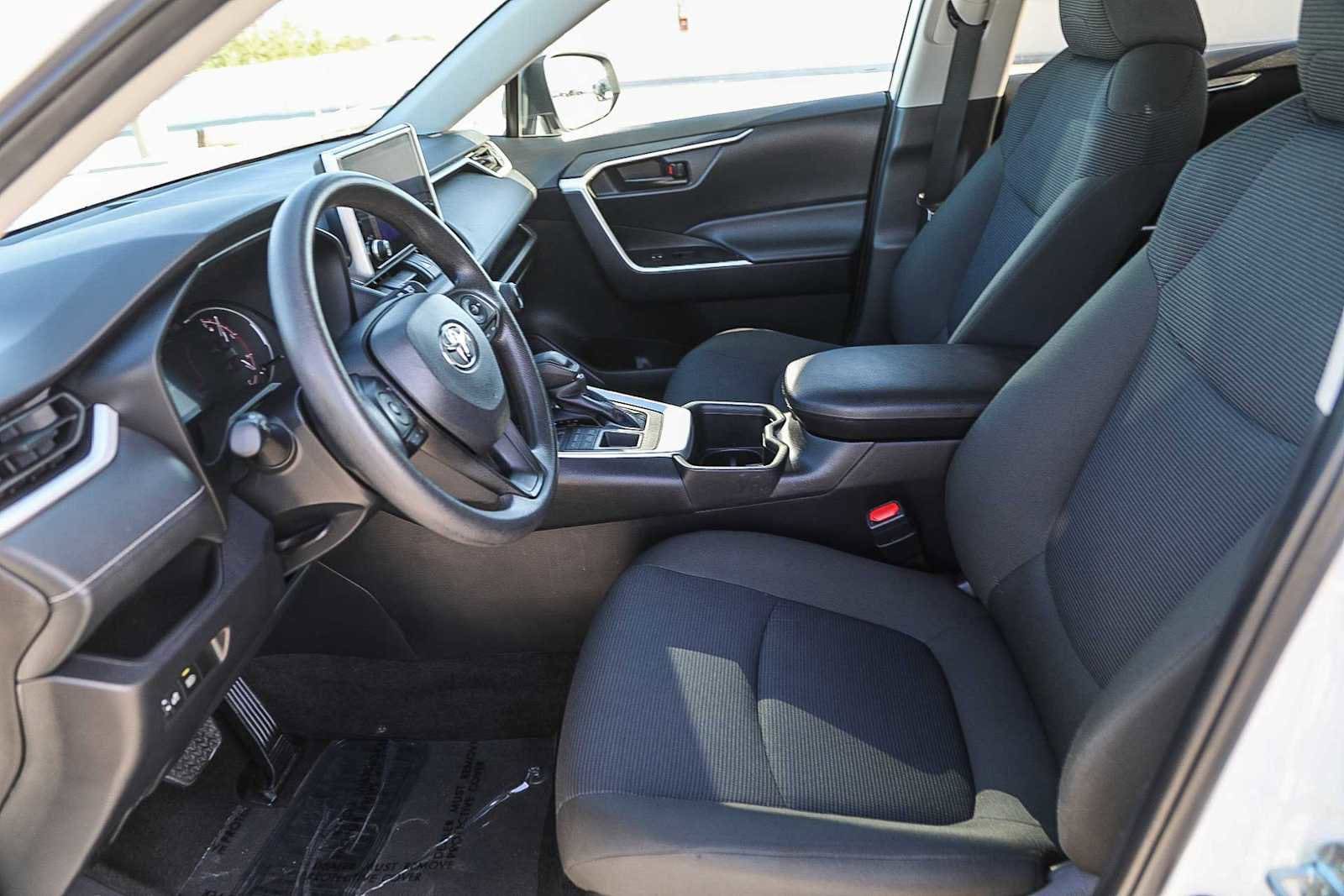 Thumbnail: 2024 Toyota RAV4 - 18