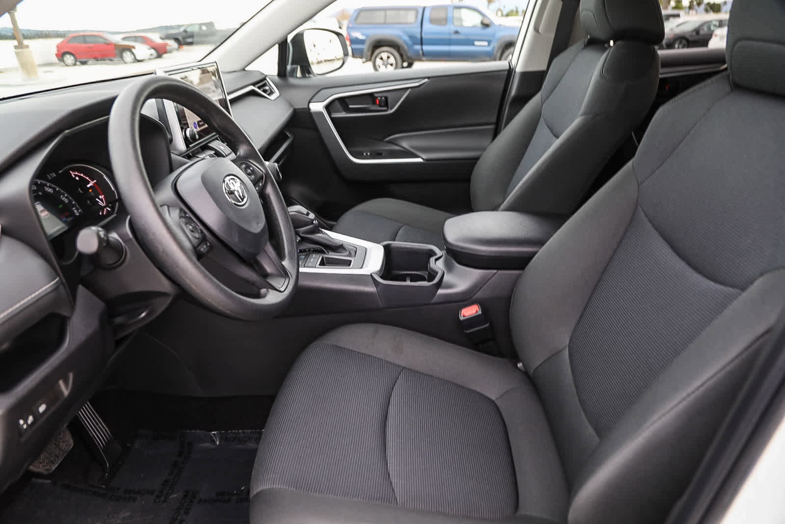 Thumbnail: 2025 Toyota RAV4 - 18