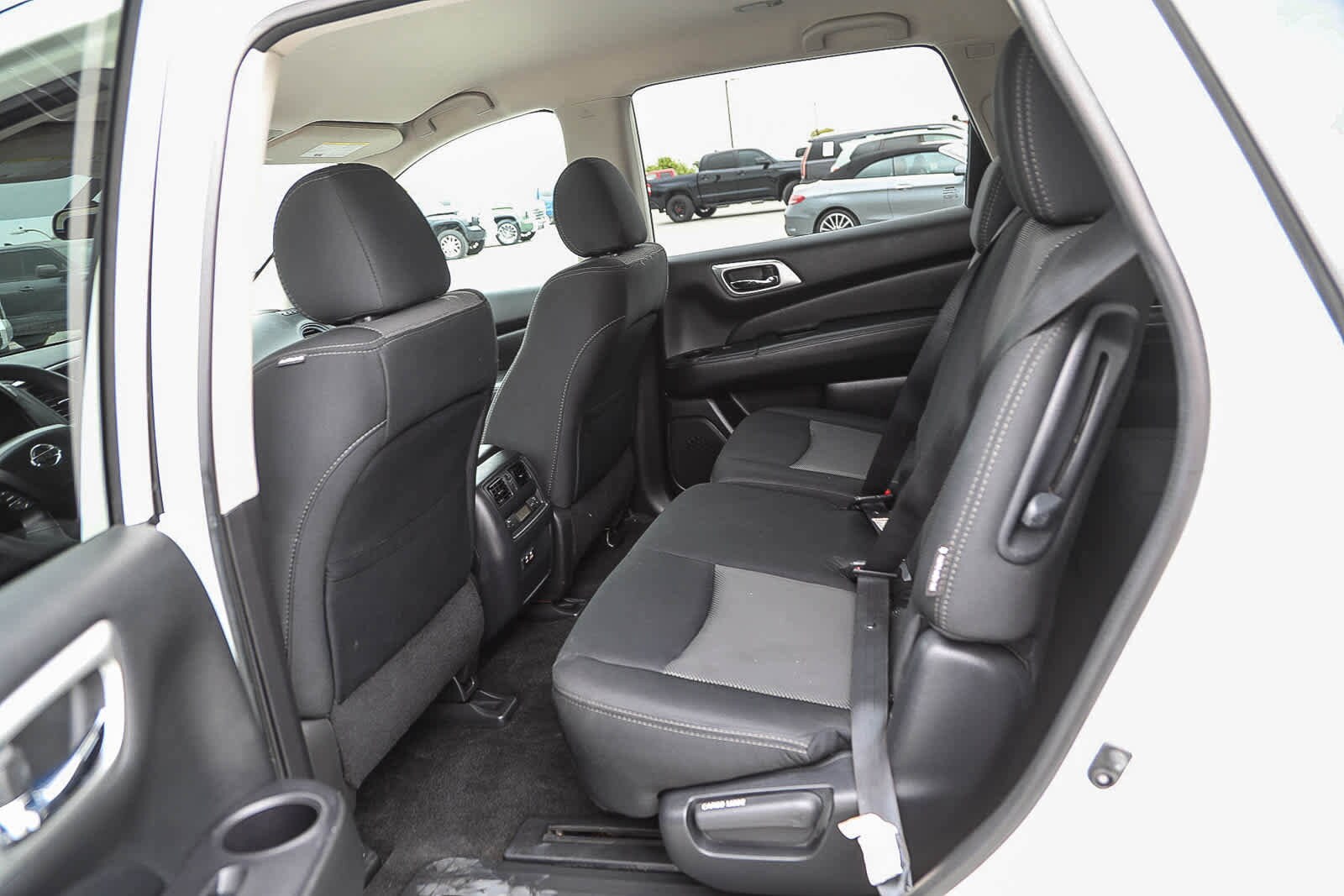 Thumbnail: 2020 Nissan Pathfinder - 17