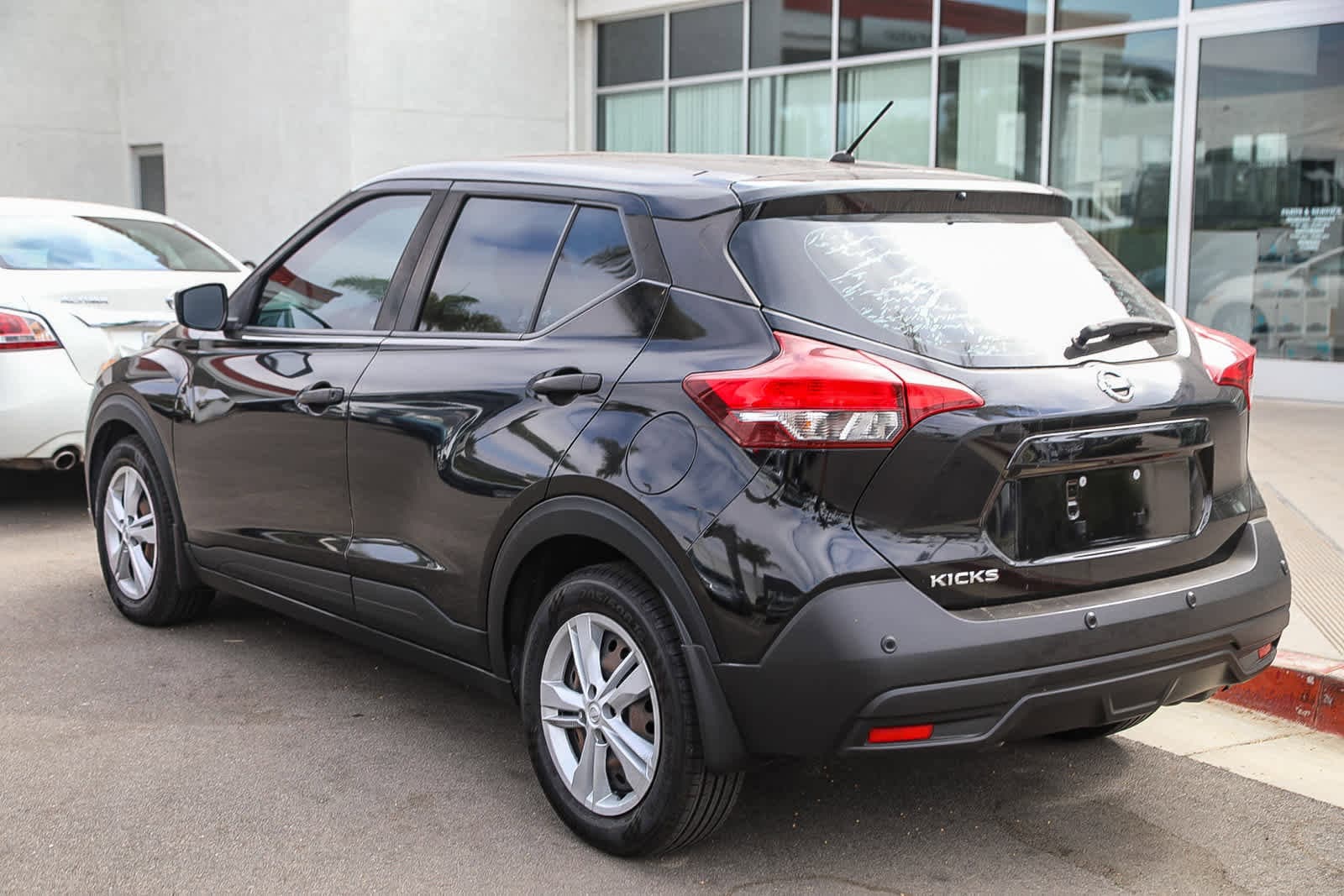 Thumbnail: 2020 Nissan Kicks - 6