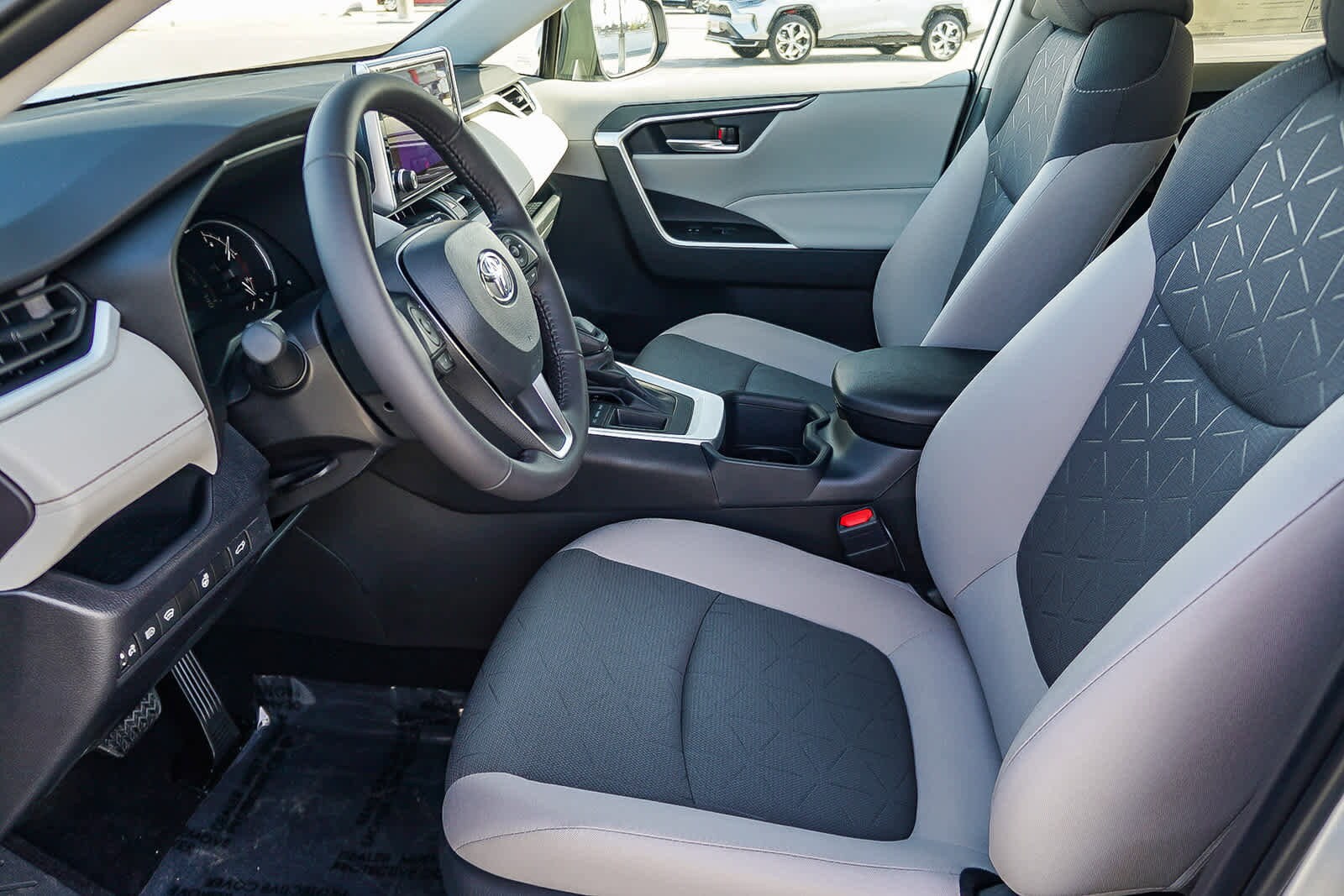 Thumbnail: 2025 Toyota RAV4 - 24