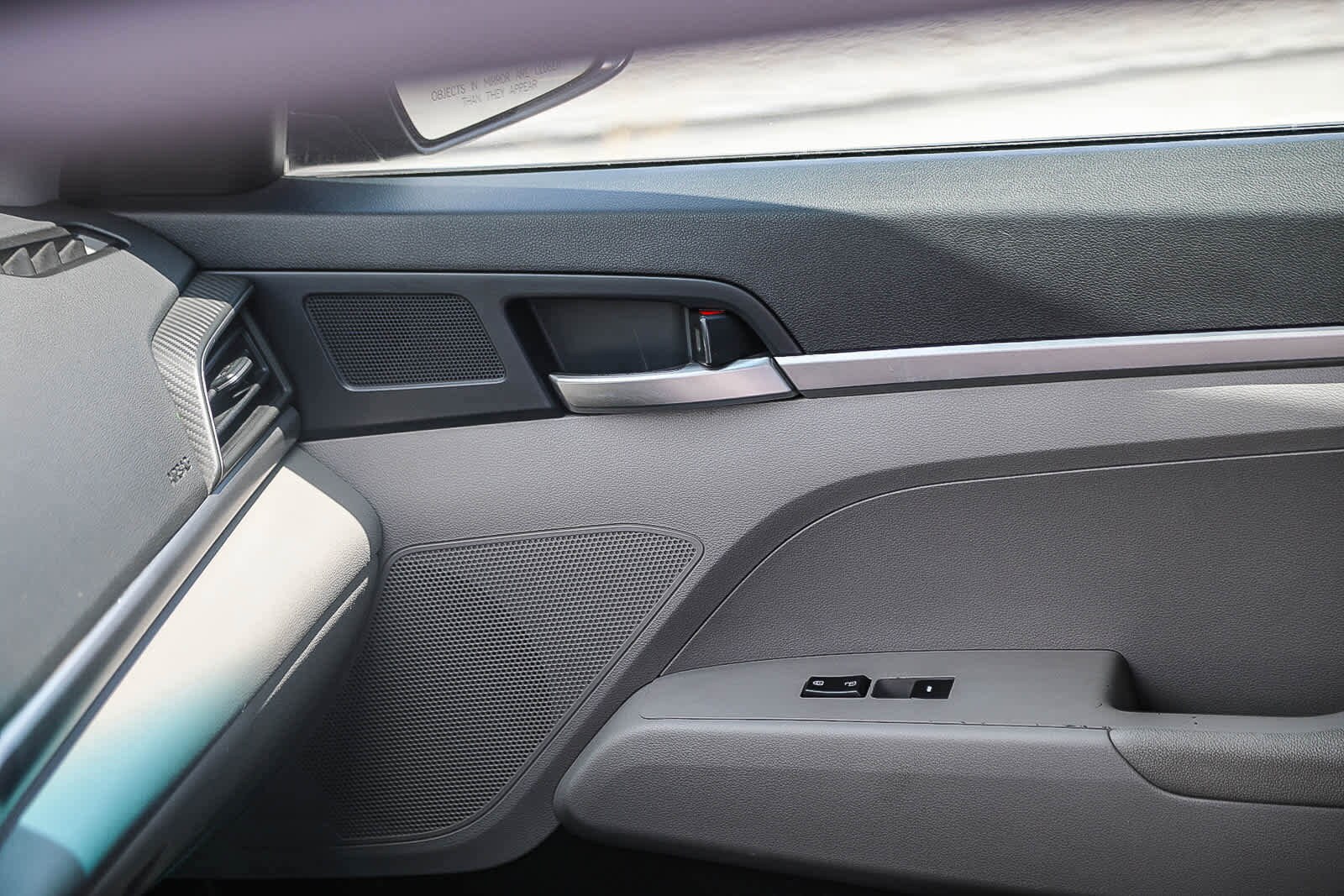 Thumbnail: 2020 Hyundai Elantra - 16