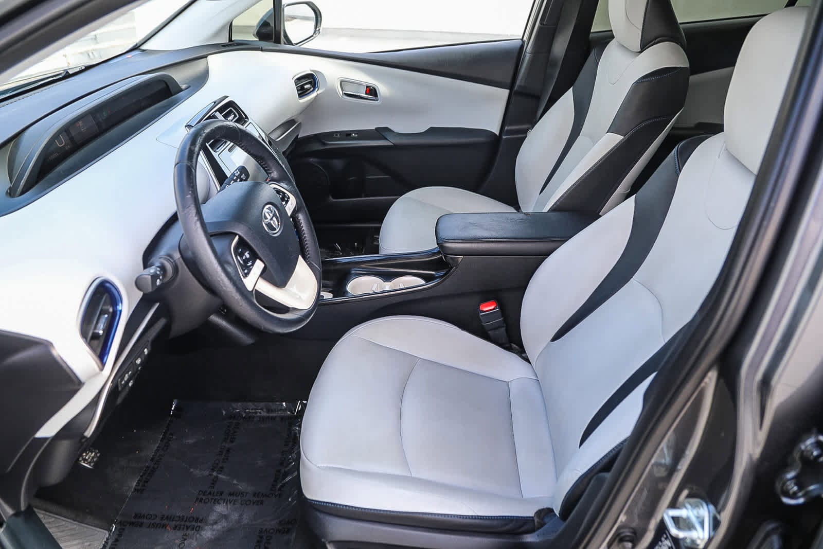 Thumbnail: 2016 Toyota Prius - 16