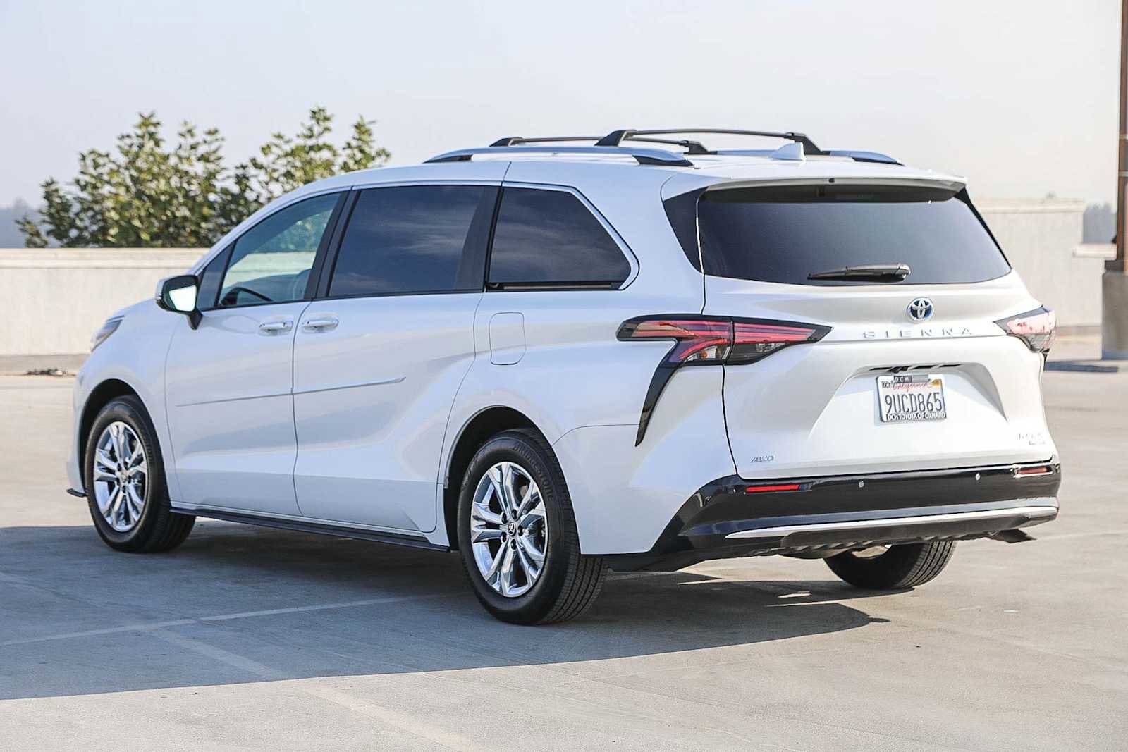 Thumbnail: 2024 Toyota Sienna - 7