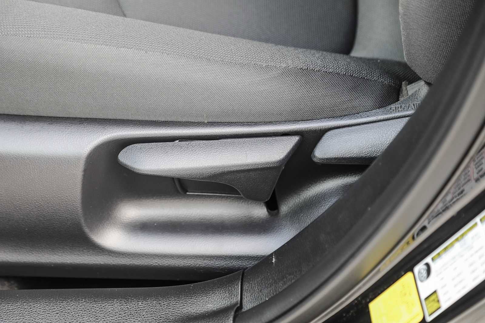 2022 Toyota Corolla LE 19