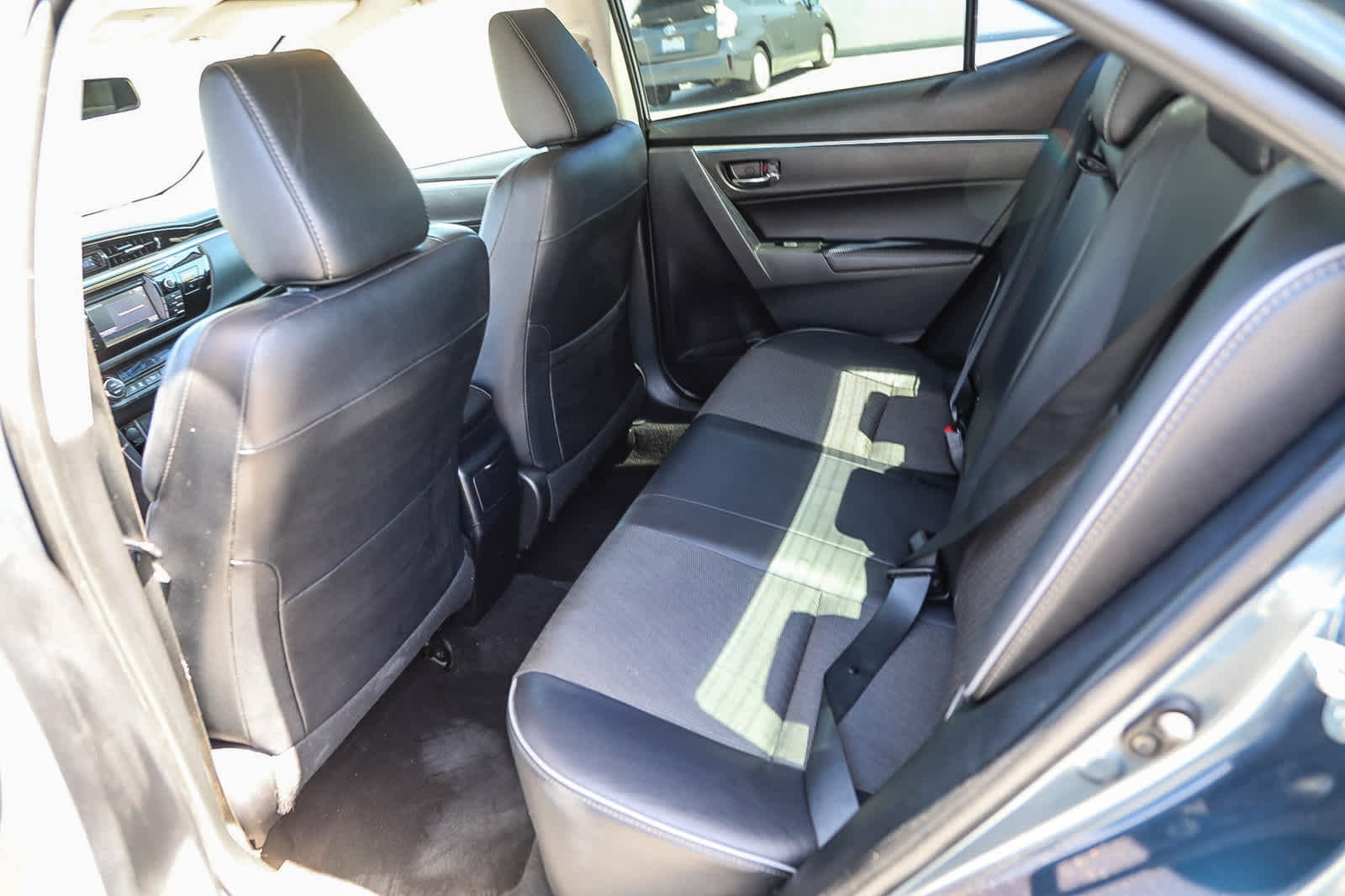 Thumbnail: 2016 Toyota Corolla - 17