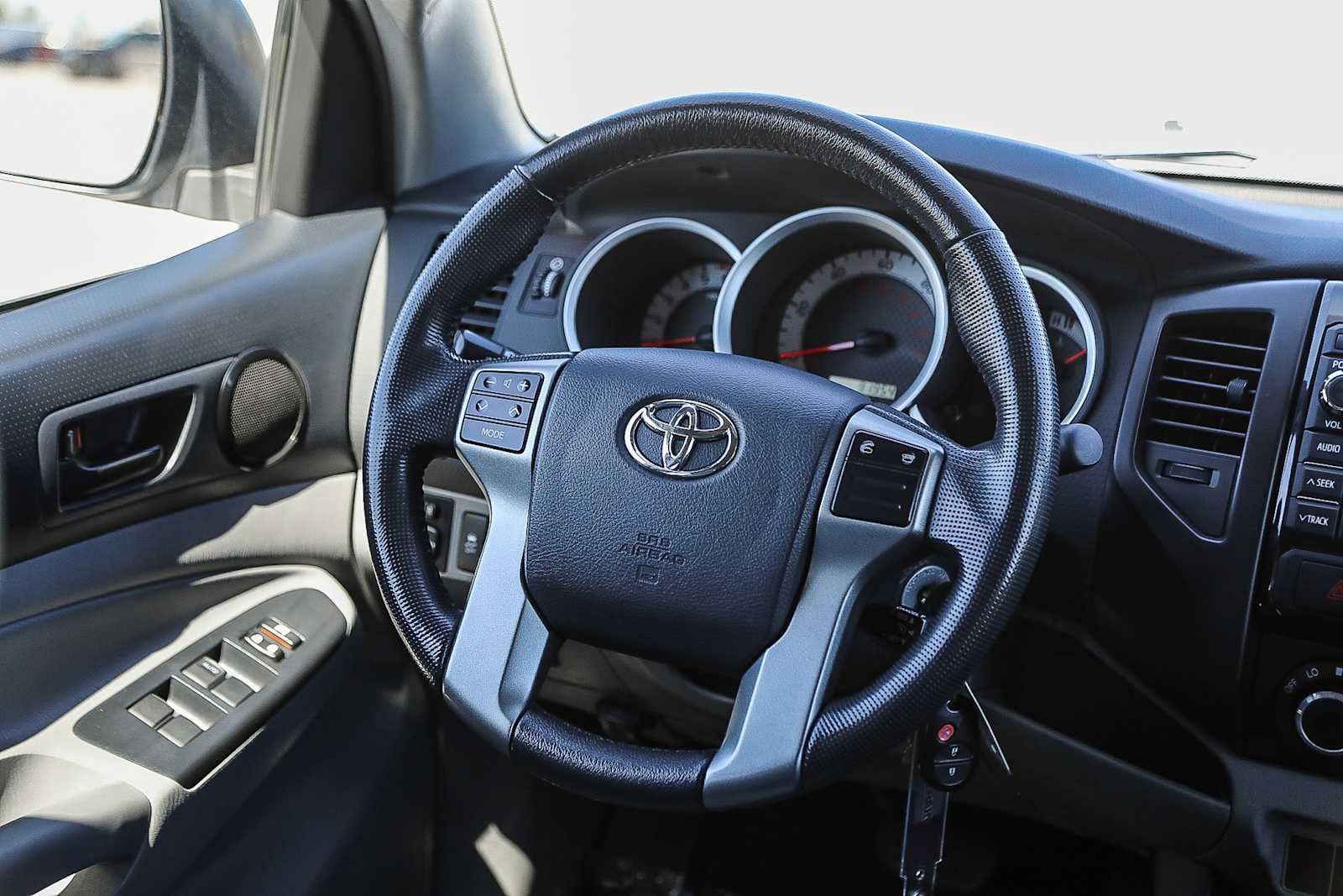 Thumbnail: 2013 Toyota Tacoma - 13