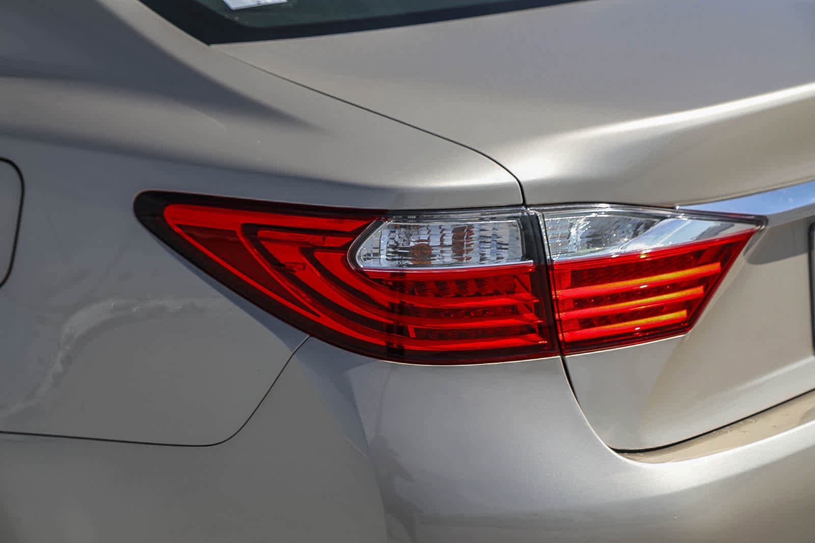 Thumbnail: 2013 Lexus ES - 9