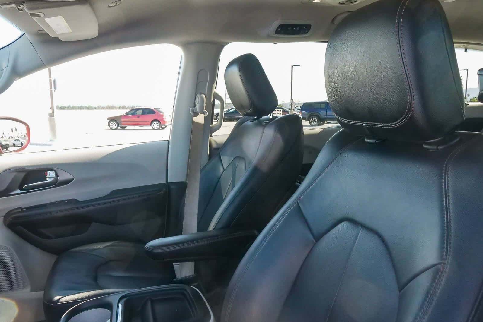 Thumbnail: 2020 Chrysler Pacifica - 19