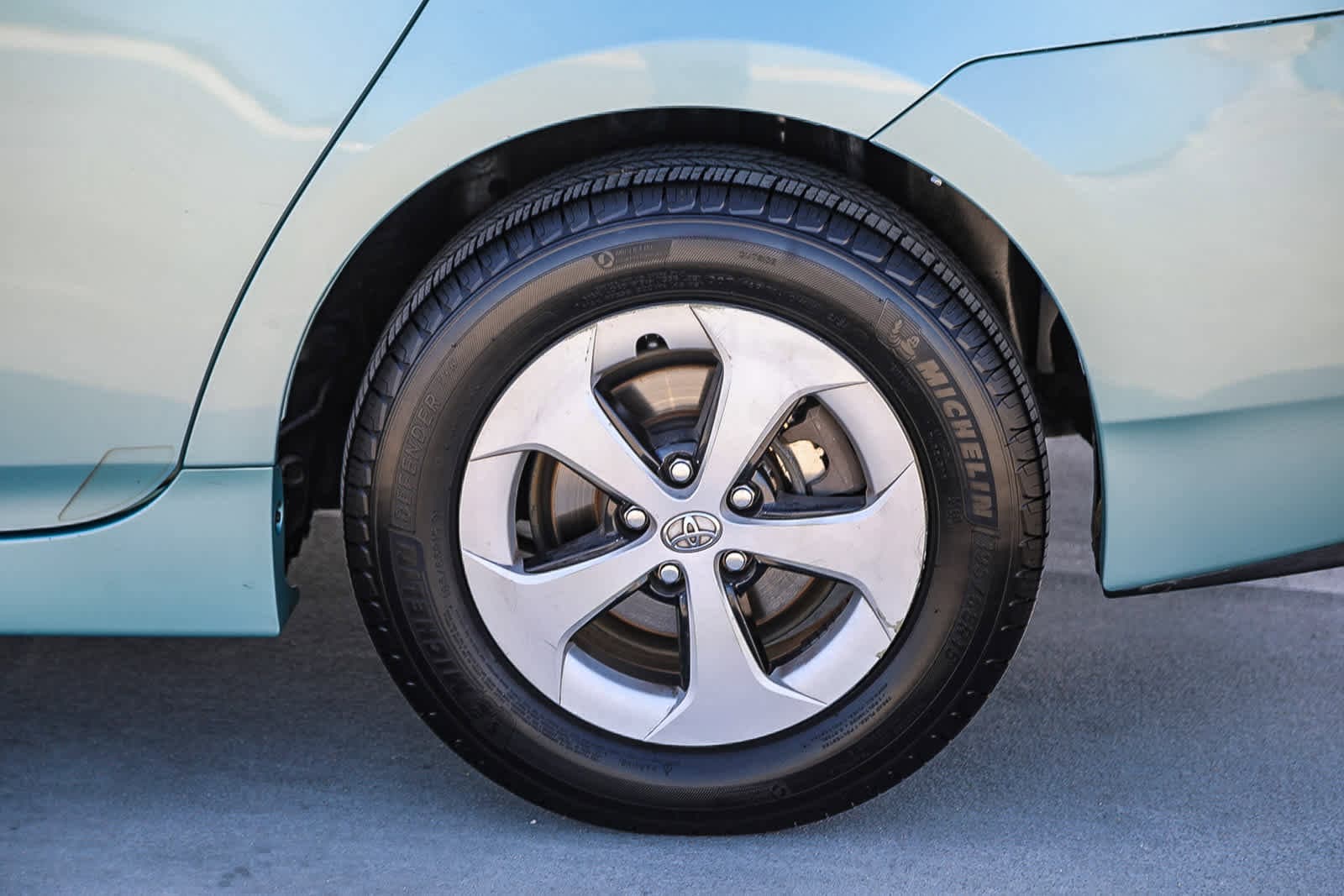 Thumbnail: 2014 Toyota Prius - 10