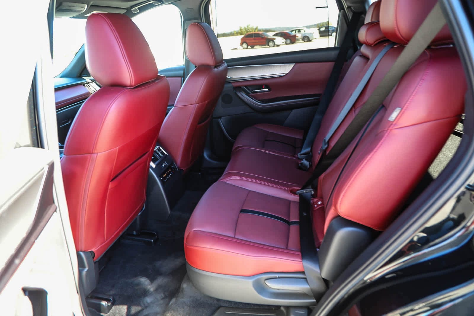 Thumbnail: 2025 Mazda CX-70 - 17