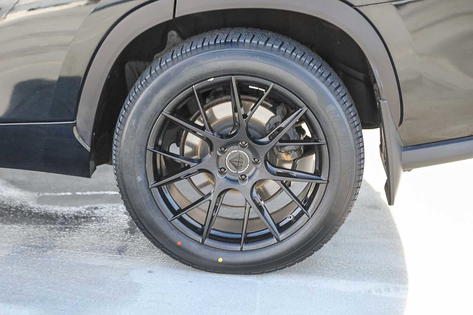 Thumbnail: 2021 Toyota Highlander - 11