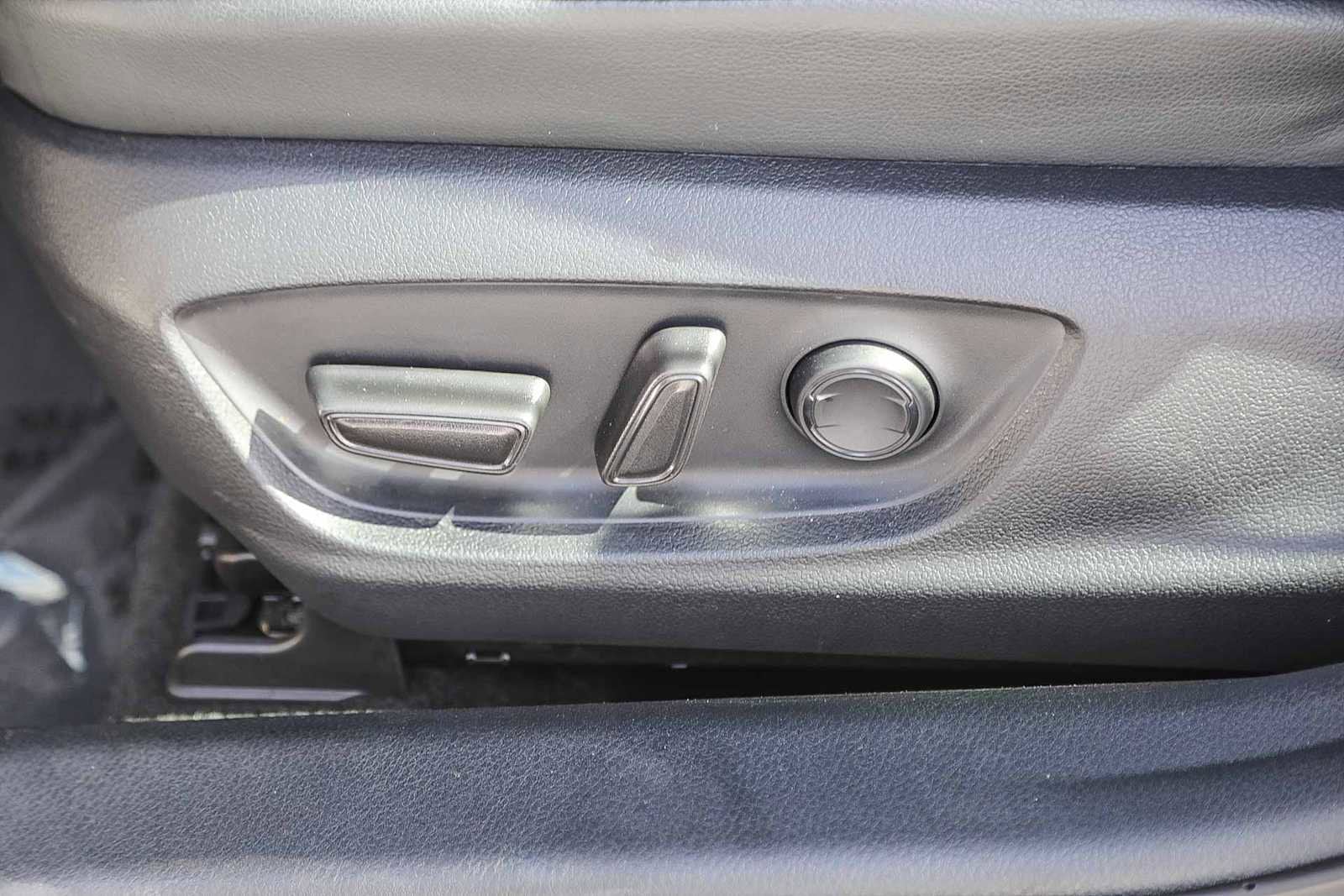 Thumbnail: 2023 Toyota Camry - 20