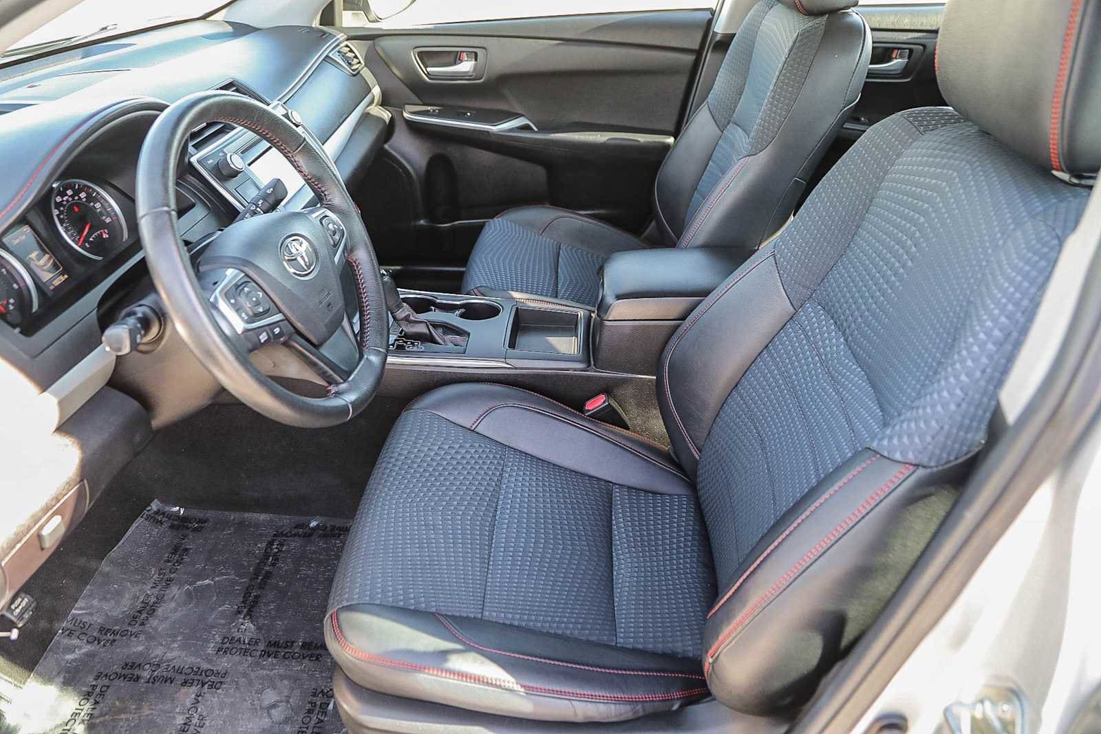 Thumbnail: 2015 Toyota Camry - 17