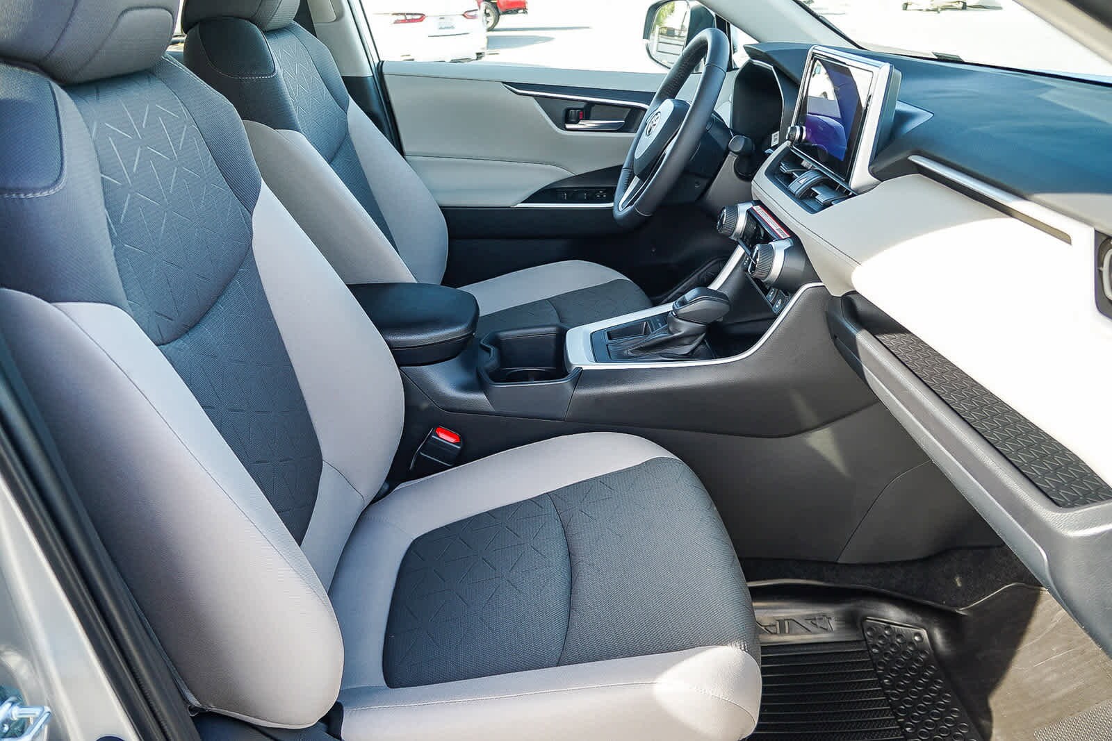 Thumbnail: 2025 Toyota RAV4 - 23