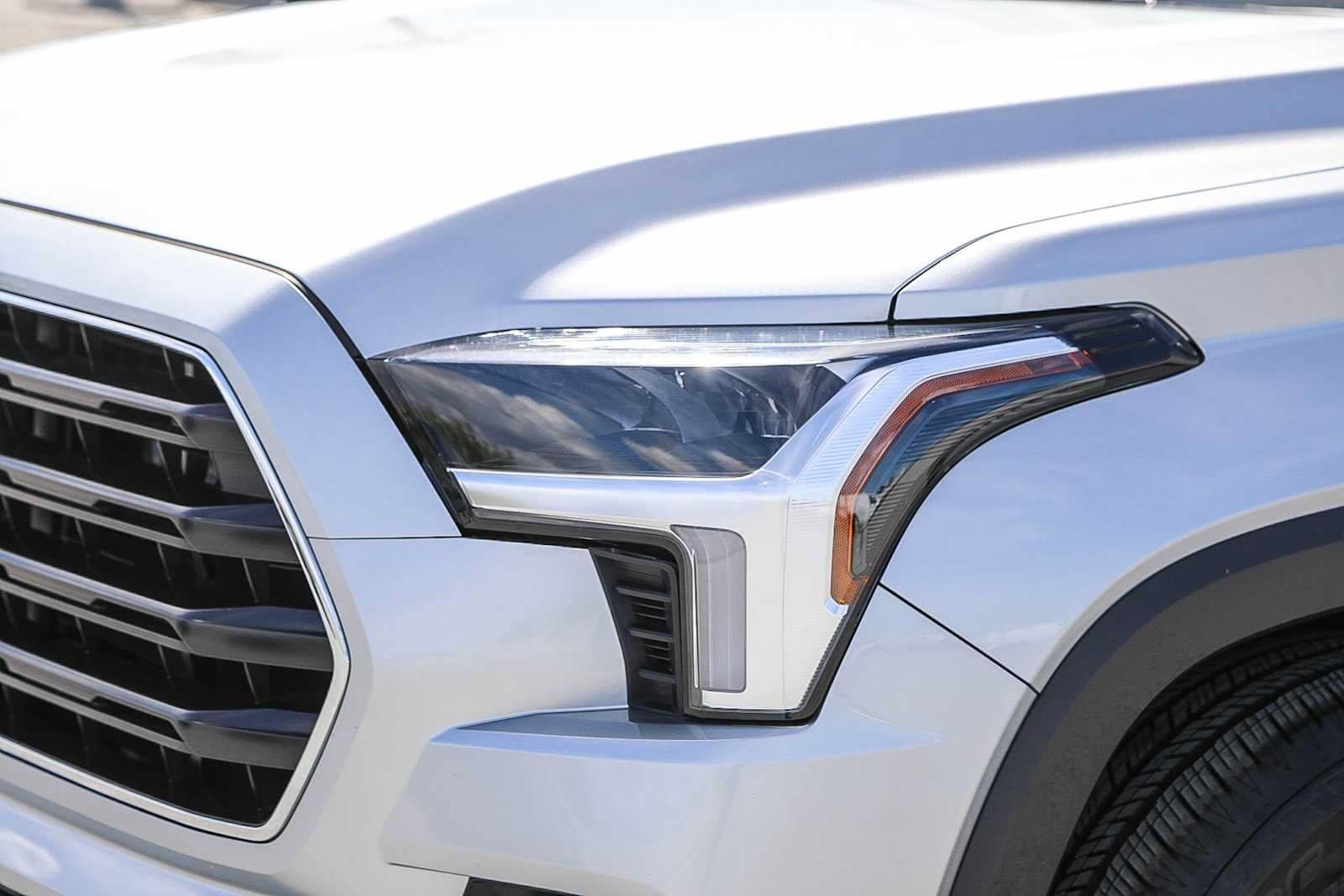 2025 Toyota Sequoia SR5 - Photo 9