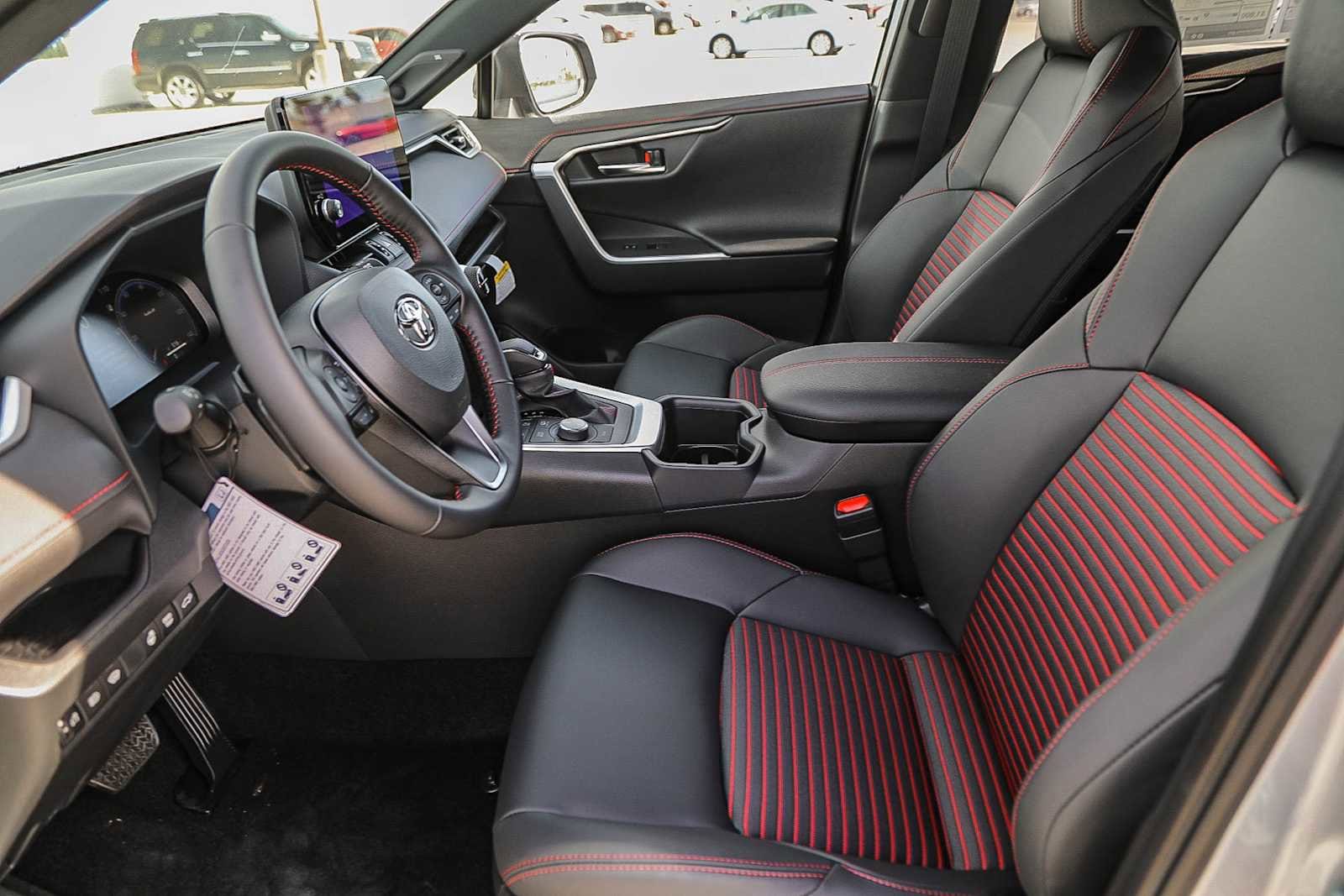 Thumbnail: 2025 Toyota RAV4 - 19