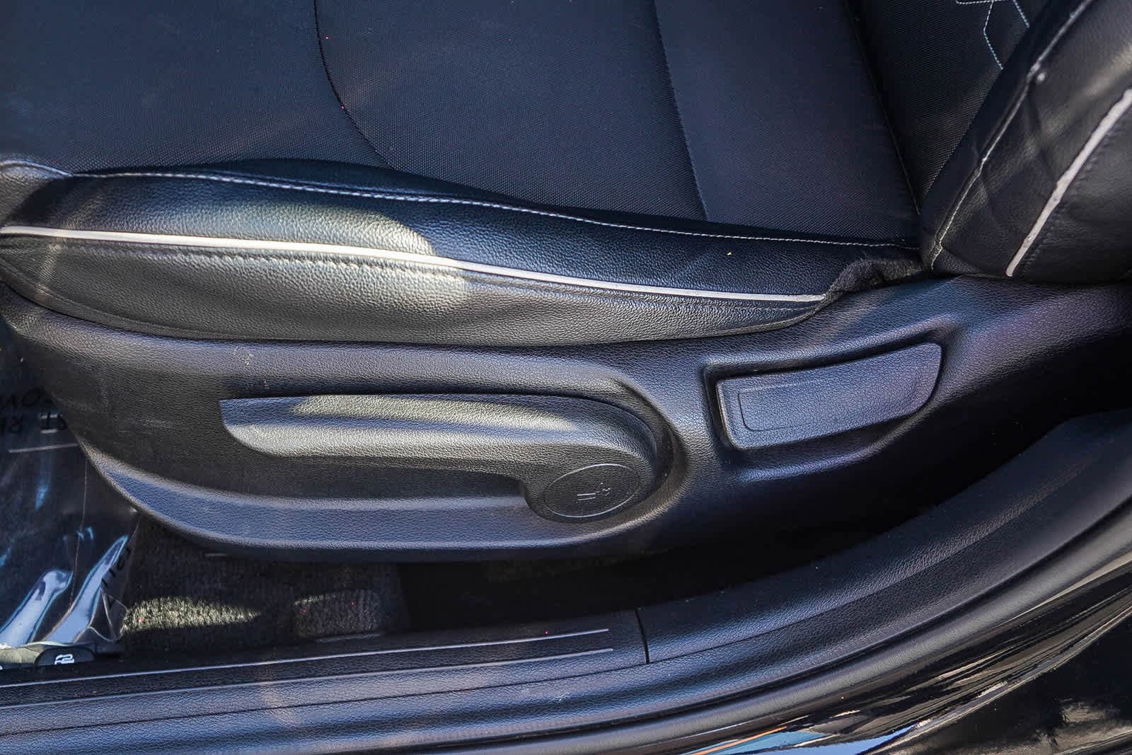 Thumbnail: 2022 Kia Forte - 24