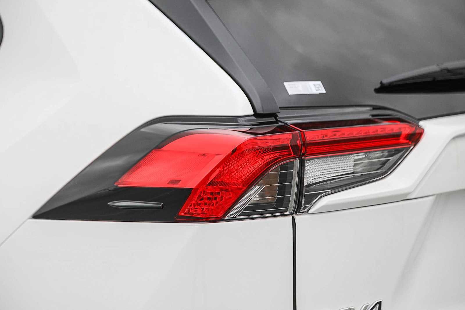 Thumbnail: 2025 Toyota RAV4 - 9