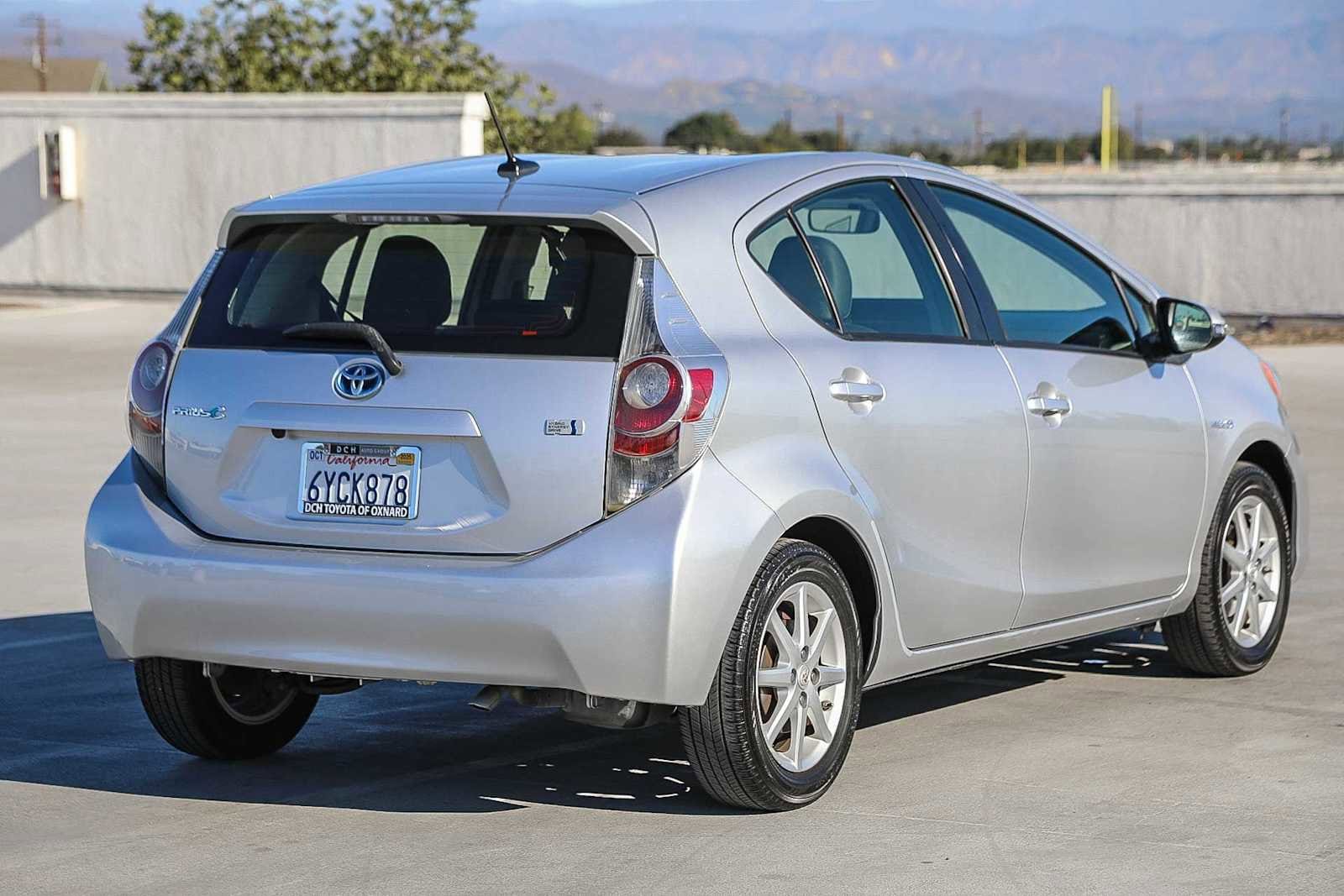 Thumbnail: 2012 Toyota Prius c - 5