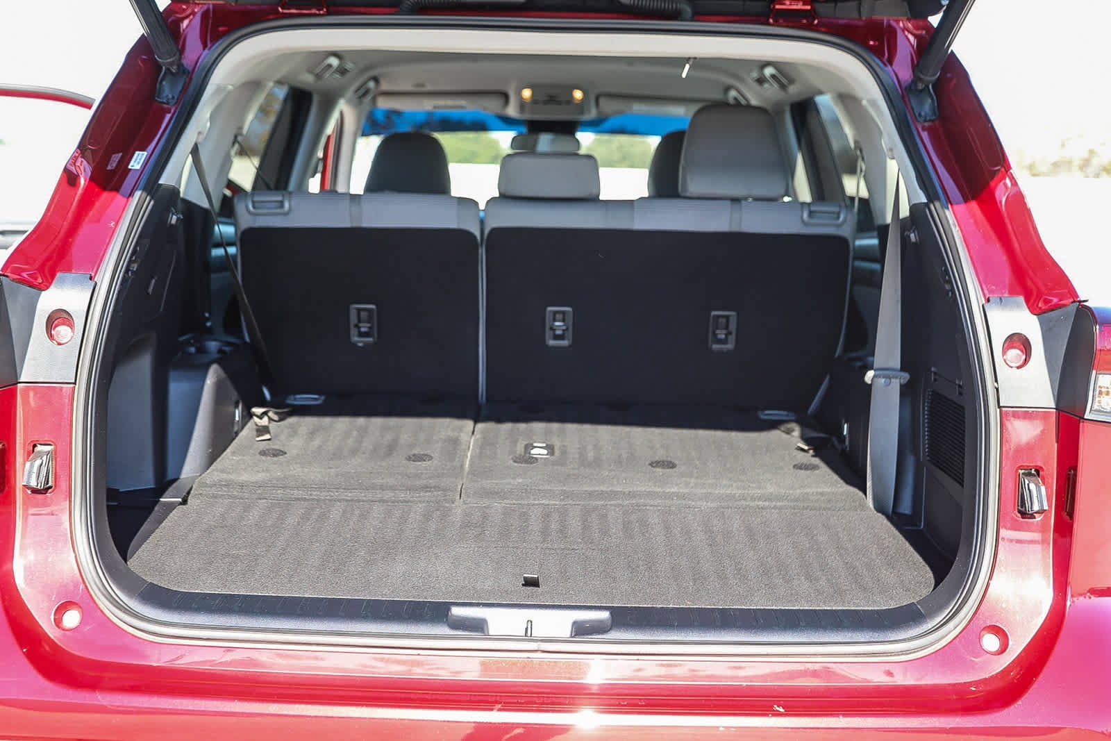 Thumbnail: 2020 Toyota Highlander - 25