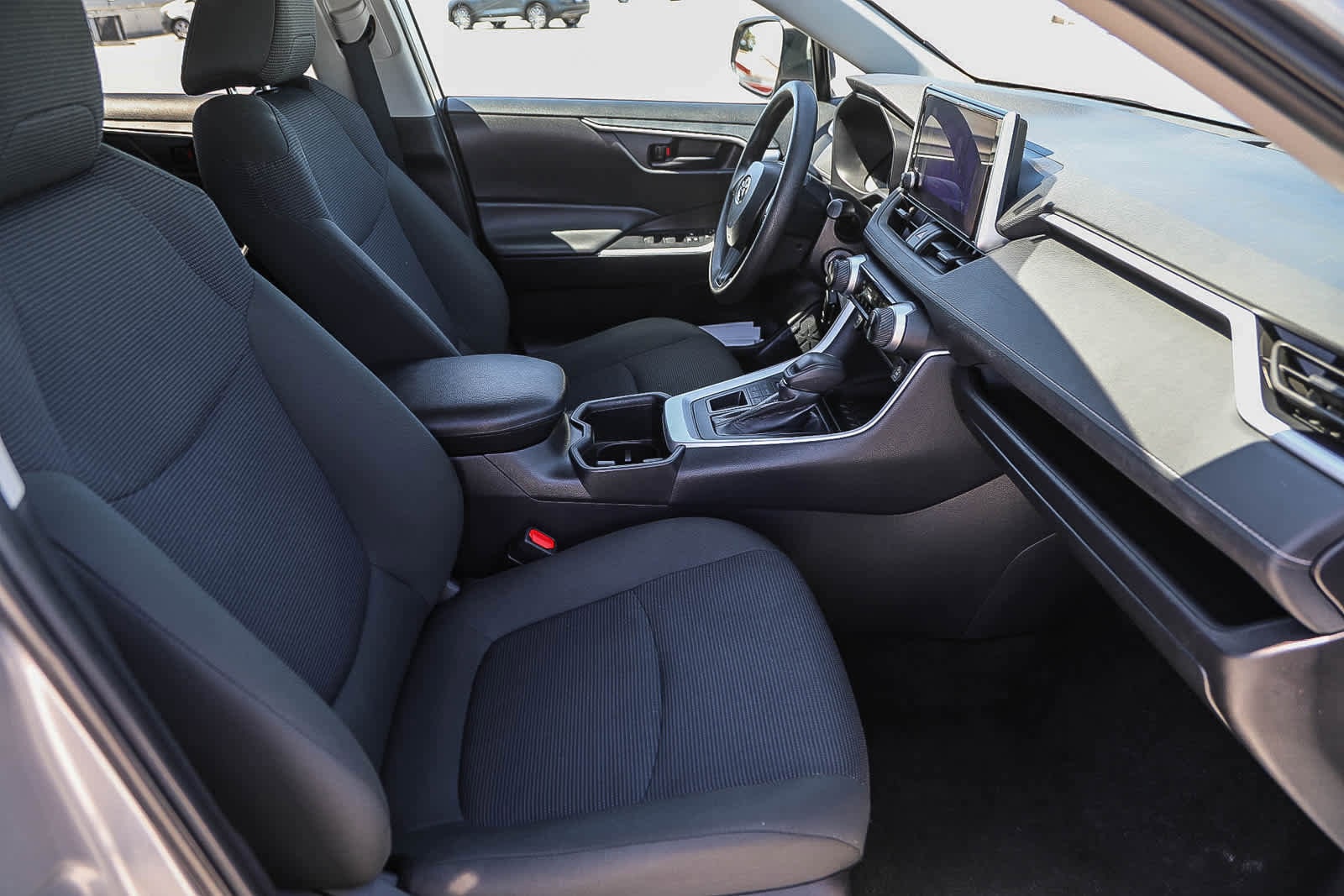 Thumbnail: 2024 Toyota RAV4 - 17