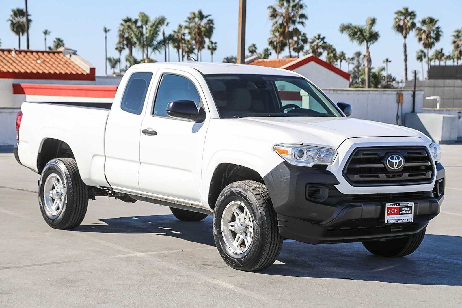 Thumbnail: 2018 Toyota Tacoma - 3
