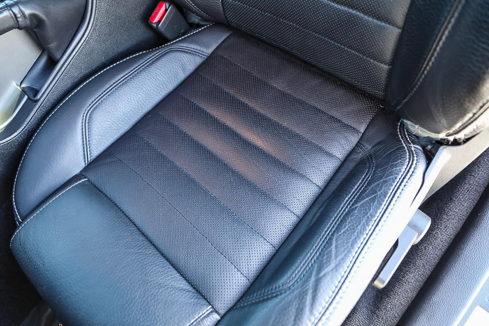 Thumbnail: 2011 Ford Mustang - 26