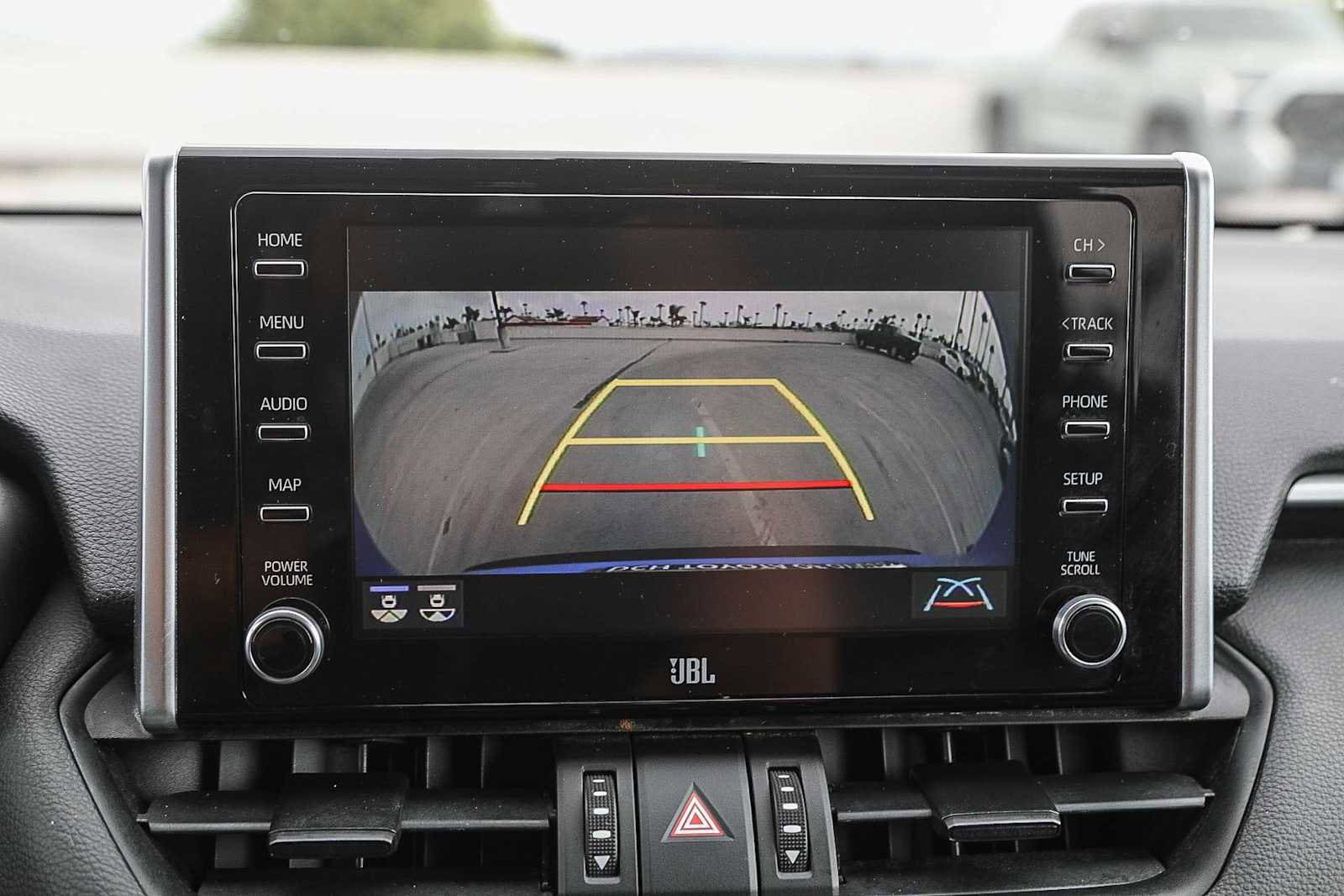 Thumbnail: 2019 Toyota RAV4 - 21