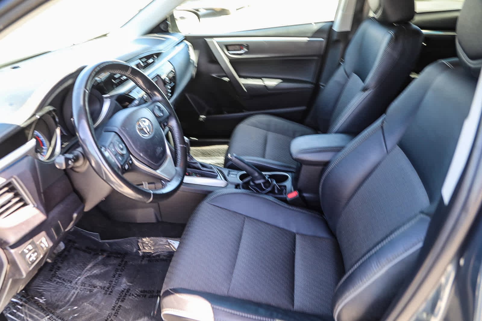 Thumbnail: 2016 Toyota Corolla - 16