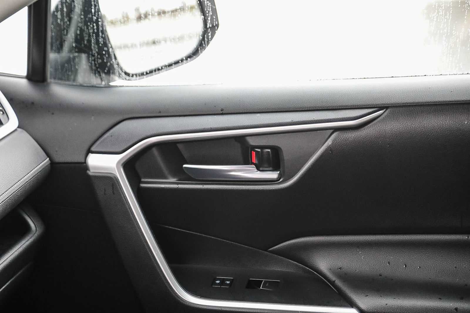 Thumbnail: 2022 Toyota RAV4 - 22