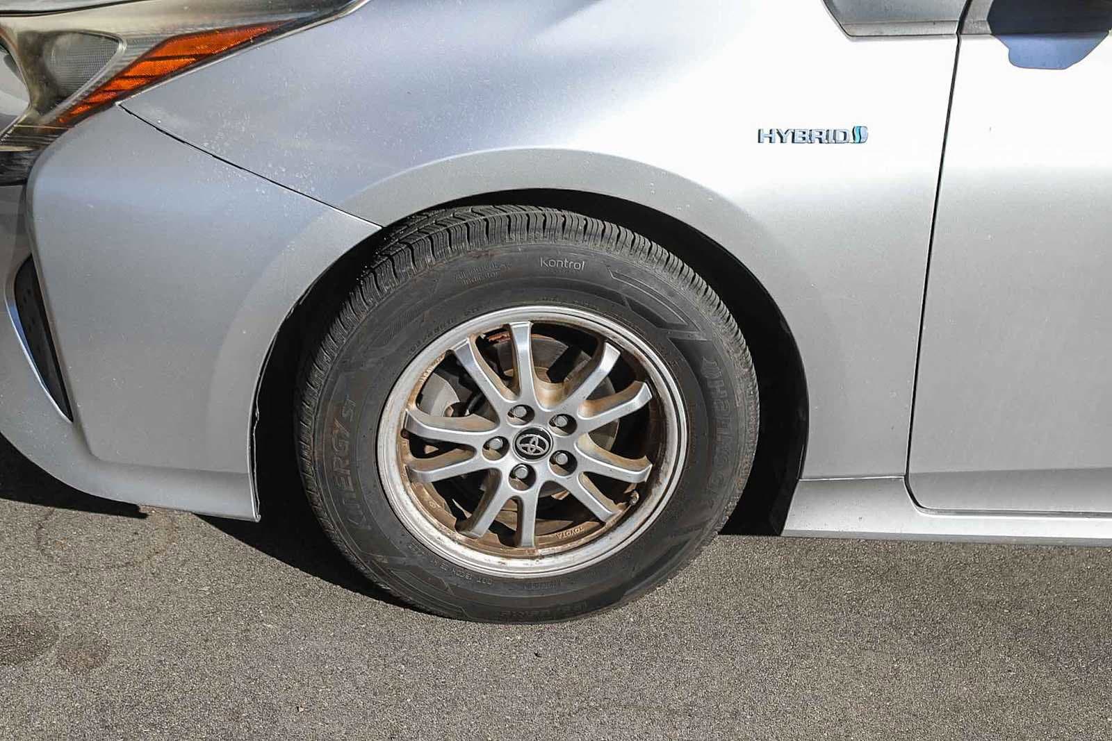 Thumbnail: 2016 Toyota Prius - 8
