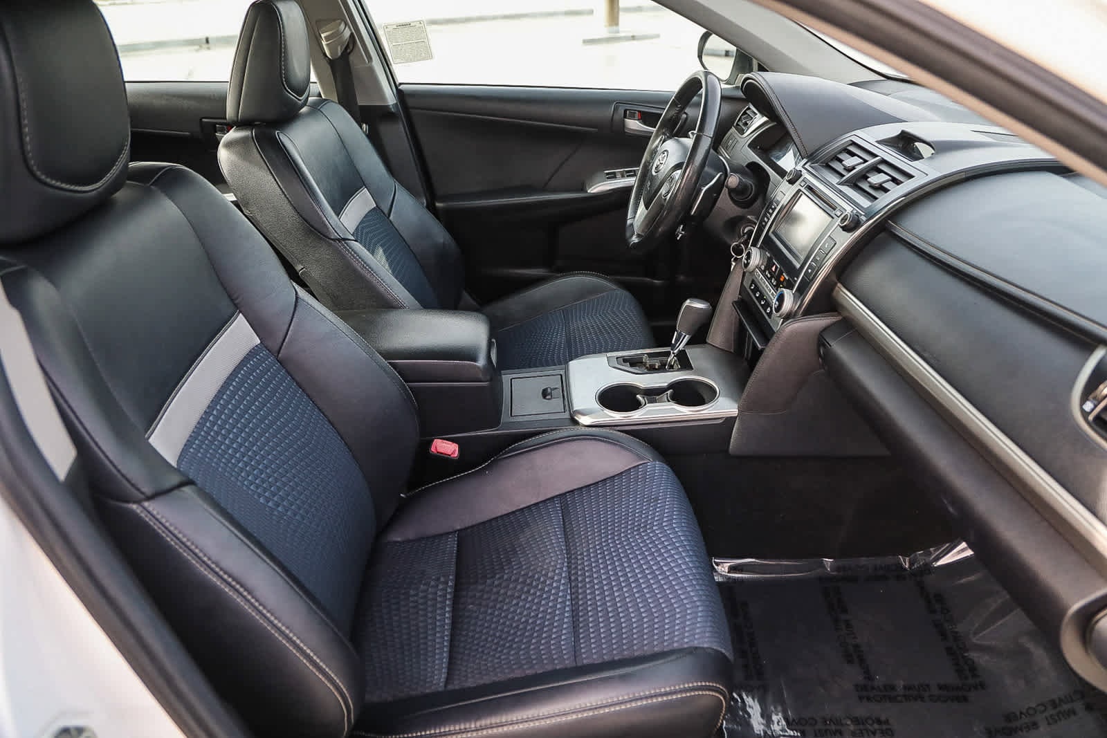 Thumbnail: 2012 Toyota Camry - 16