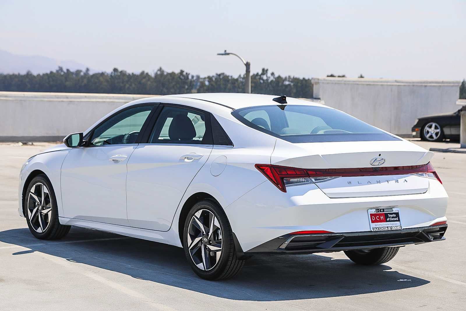 Thumbnail: 2022 Hyundai Elantra - 6