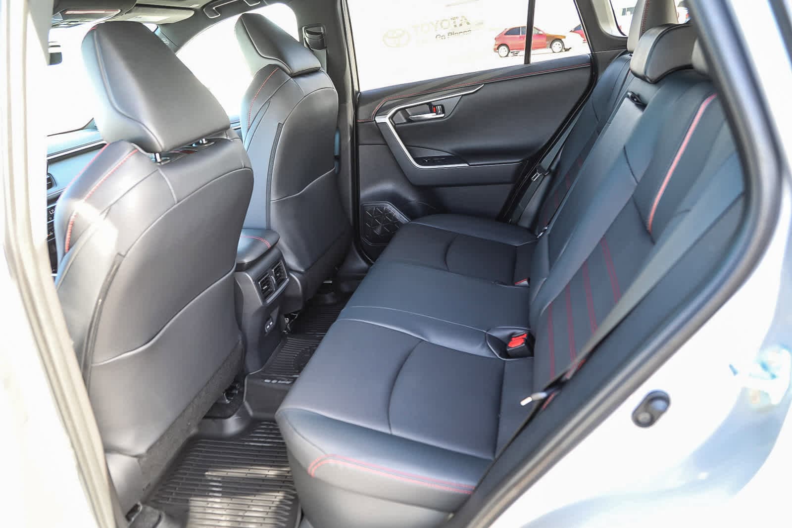 Thumbnail: 2025 Toyota RAV4 - 20