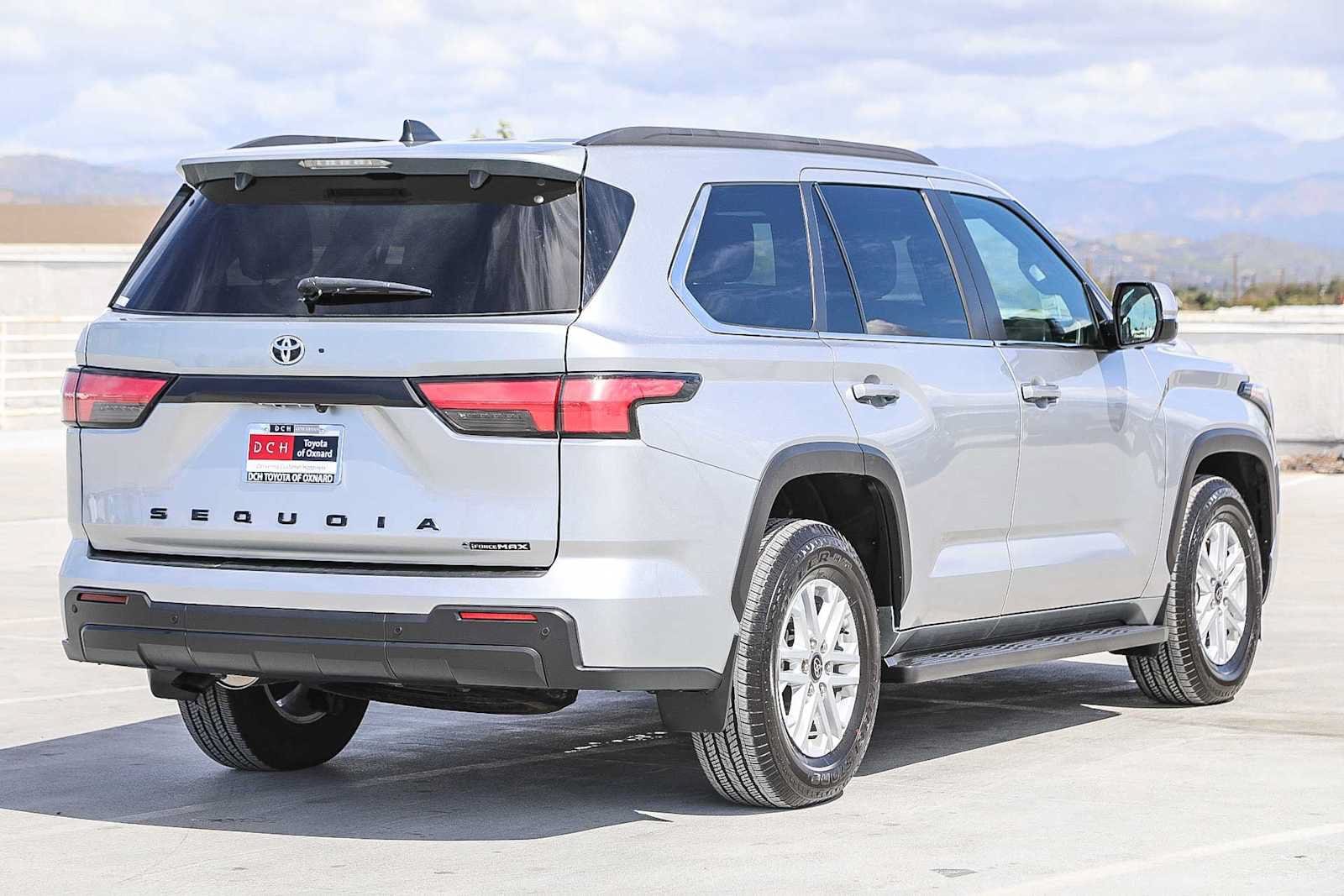 2025 Toyota Sequoia SR5 - Photo 6